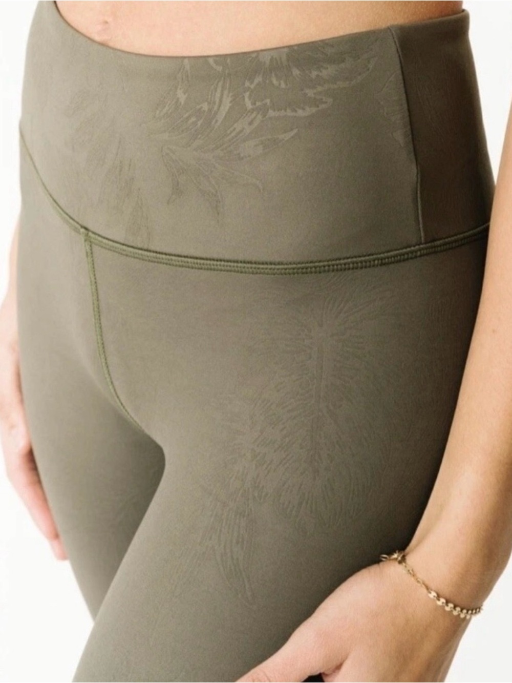 Zyia Light N Tight Olive Green Embossed Printed Hi Rise 7/8 Leggings Size 12